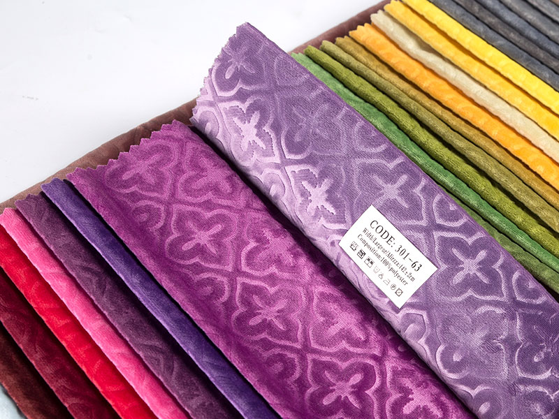 Tissu en velours en relief teint haut de gamme pour la conception d'intérieur